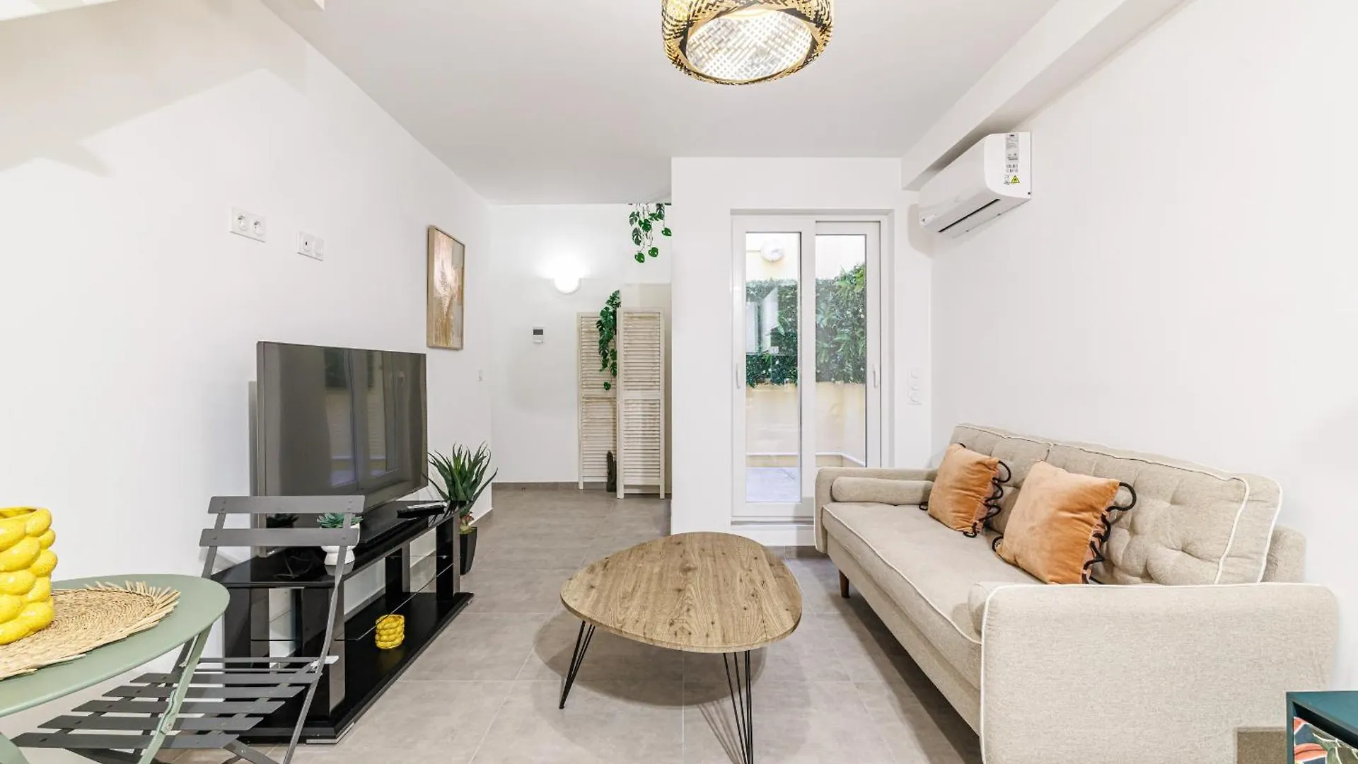 1 Bdr Duplex Downtown - Ac Apartment Nice 0*,  France