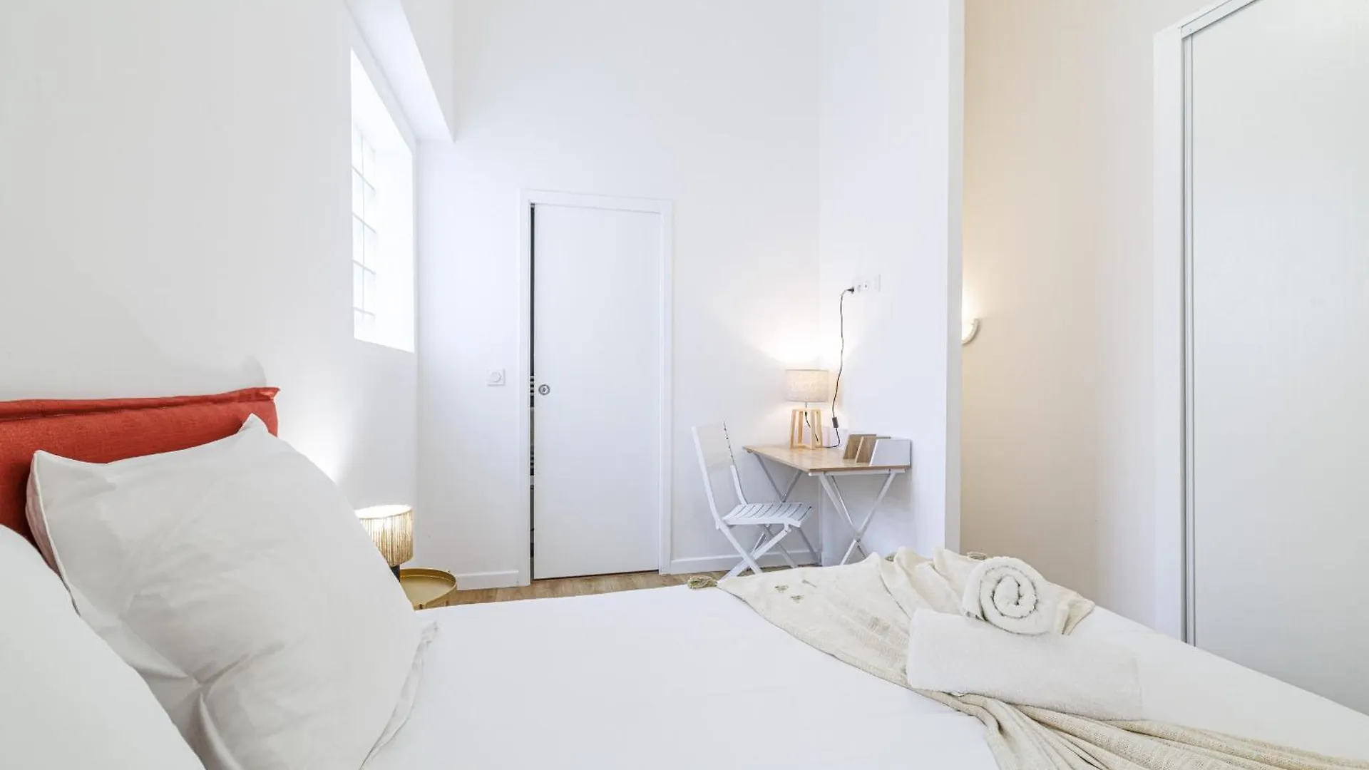 דירות ניס 1 Bdr Duplex Downtown - Ac