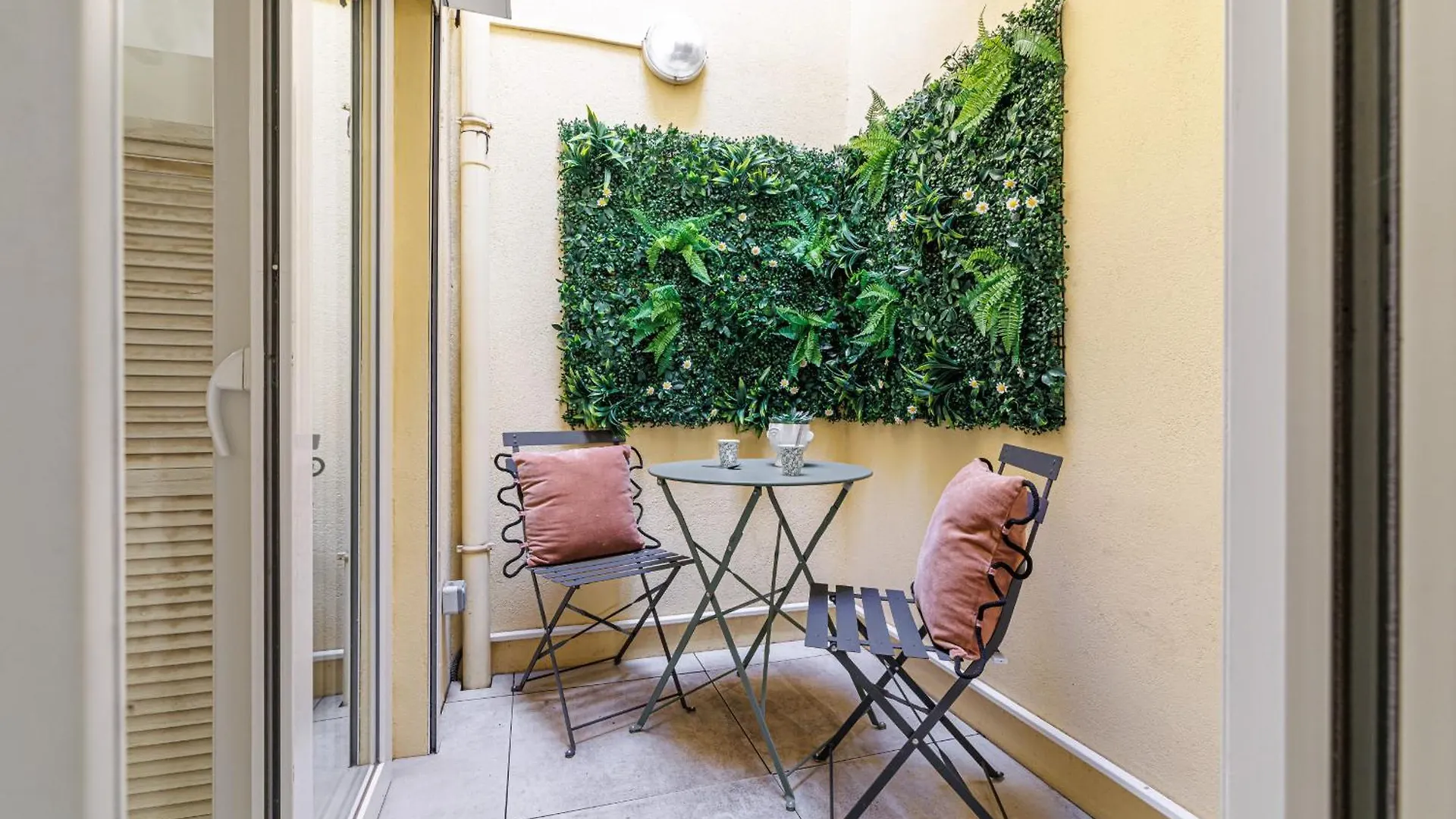 1 Bdr Duplex Downtown - Ac Apartment Nice