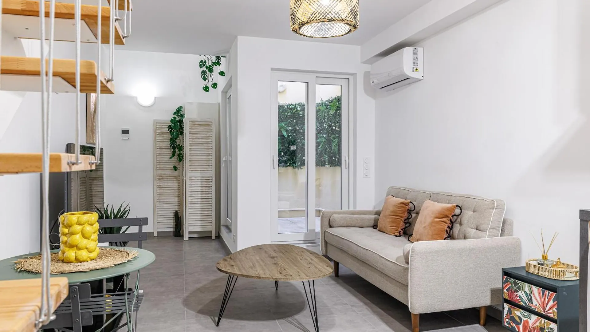 1 Bdr Duplex Downtown - Ac Apartment Nice