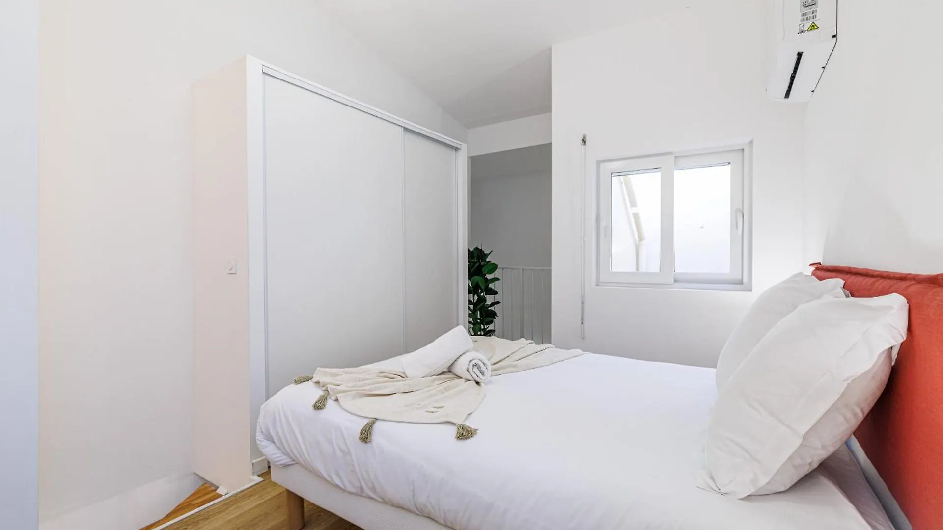 1 Bdr Duplex Downtown - Ac Apartment Nice