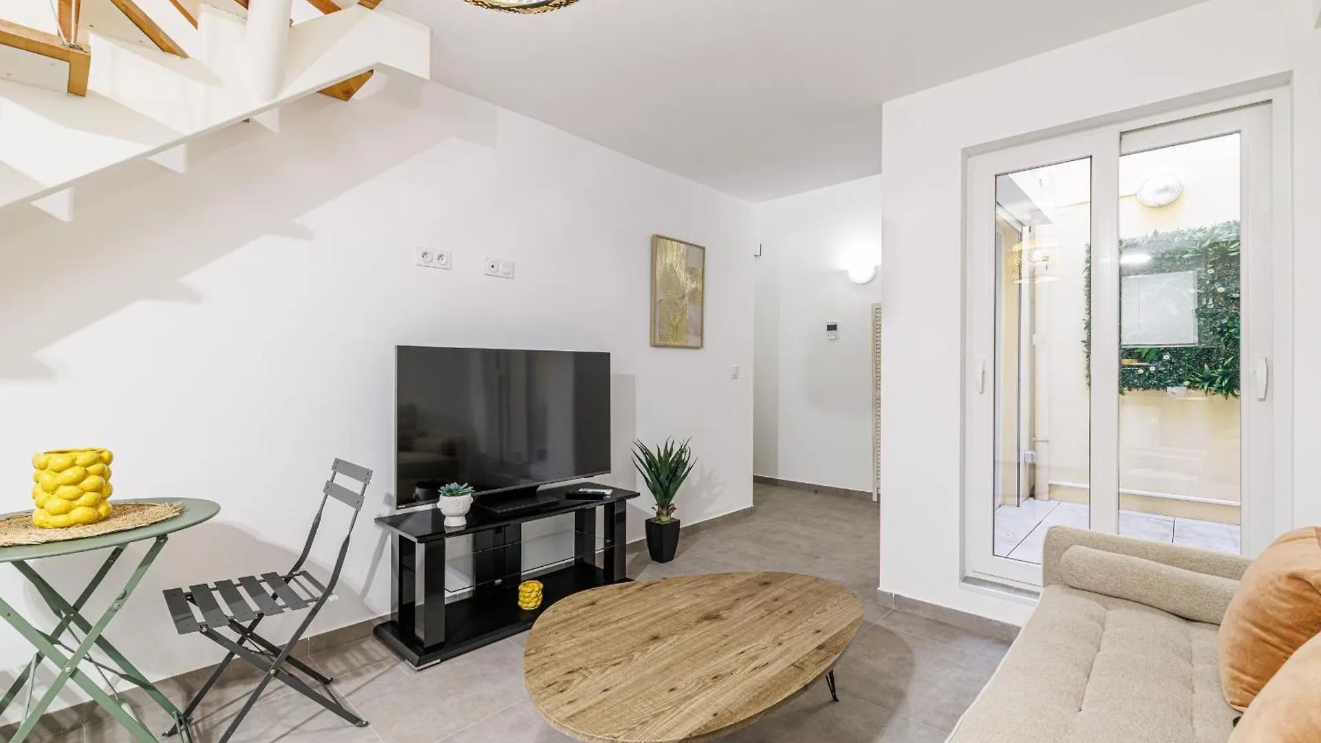 1 Bdr Duplex Downtown - Ac Apartment Nice